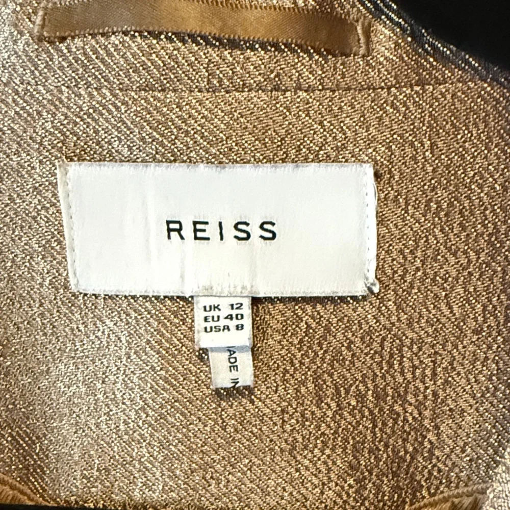Shimmering Gold REISS
Mimi Double Breasted Blazer size 8 - Picture 2 of 11